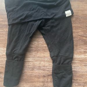 Tenth and Pine baby Footed leggings